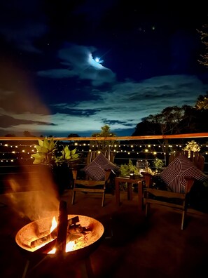 Outdoor fire-it