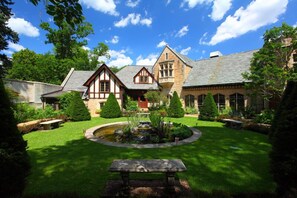 Bakken Library and Museum