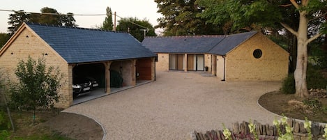 Corner House Barn - StayCotswold