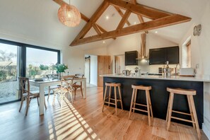 Corner House Barn Kitchen - StayCotswold