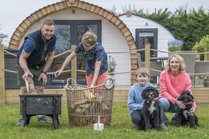 Meet the team who will be looking after you. Rich, George, Ted, Char and dogs.