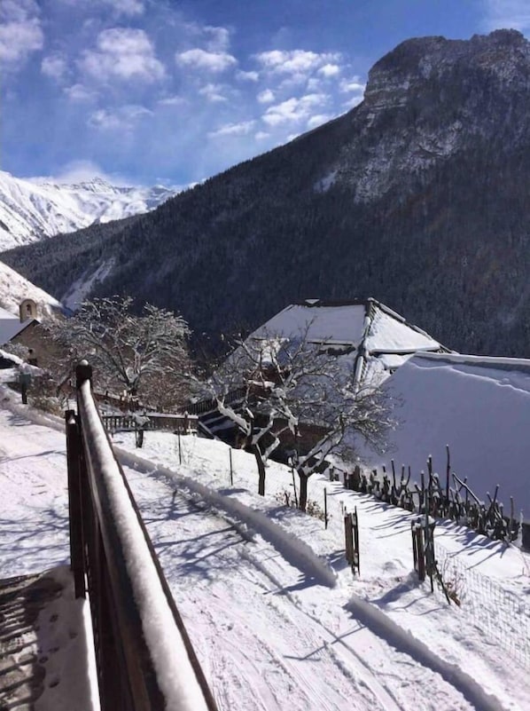Vue depuis lâhĂ©bergement