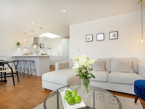 Open plan living space | Eugene Sands, Paignton