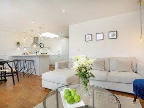 Open plan living space | Eugene Sands, Paignton