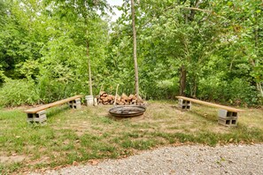 On-Site Creek | Private Fire Pit (Wood Provided)