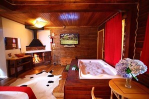 Private spa tub