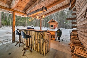 Covered Patio | Big Green Egg | Blackstone Grill | Pet Friendly