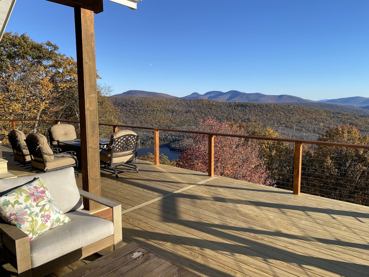 Amazing Mountain View’s from every room! Hot Tub/3 Fire pits & Game Rm