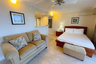 Charming Royal Garden Studio | Private Lanai
