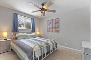 Upack and Stay awhile! primary bedroom with Queen Bed