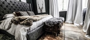 King Bed with 55" smart TV and Blackout Drapes