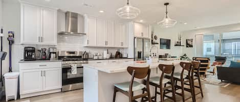 Kitchen - Fully Stocked and Modern Design