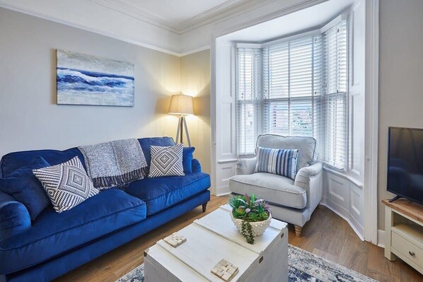 Ebb Tide, Whitby - Host & Stay