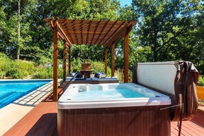 Hot Tub area by the pool