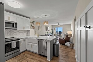 All modern appliances to make meal preparation a breeze.