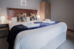 Rose Coach House - 3 Bedroom Cottage - Pendine (13295)