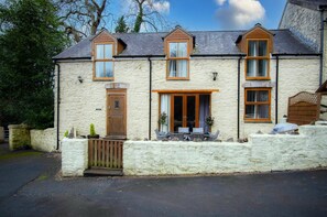 Rose Coach House - 3 Bedroom Cottage - Pendine (14867)