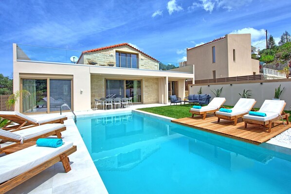 Building Exterior, Garden, Outdoor, Pool