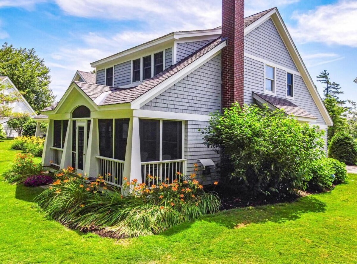 Oceanfront Adj. Resort +Lighthouse: Enjoy Beaches, Hikes, Quaint Shops &Lobster!