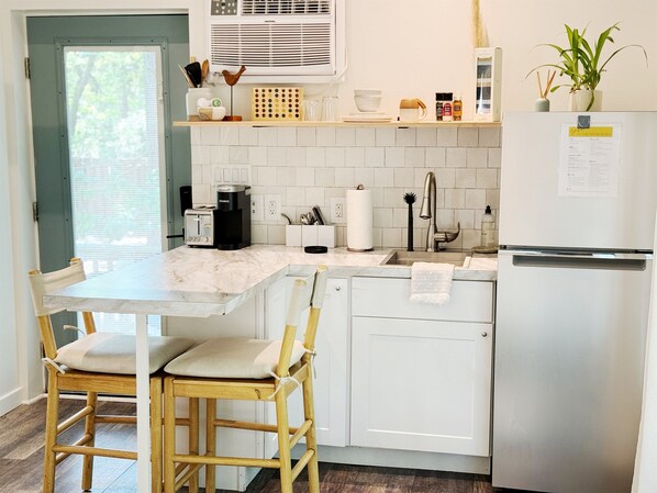 Kitchenette w/ Full Size Fridge