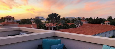 Beautiful sunsets from a large deck. 