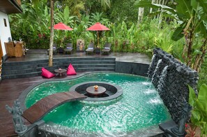 Private infinity pool
