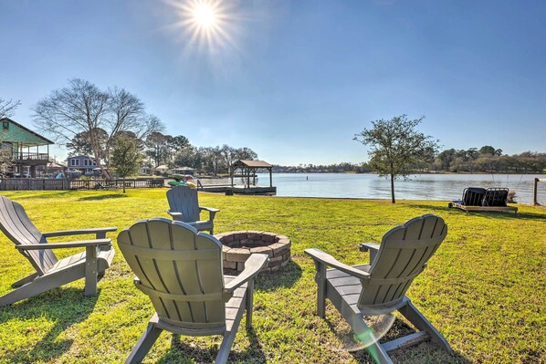 Willis Vacation Rental | 1BR | 1BA | 3 Steps to Enter | 399 Sq Ft