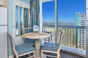Daytona Beach Resort - Walk to Beach thru North Access Road