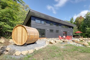 Exterior | Sauna | Fire Pit | Outdoor Dining