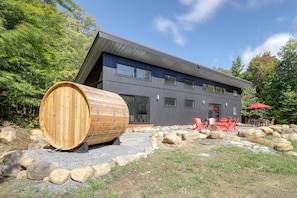 Exterior | Sauna | Fire Pit | Outdoor Dining