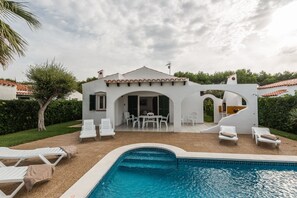 Villa Bea by EscapeHome, Pool