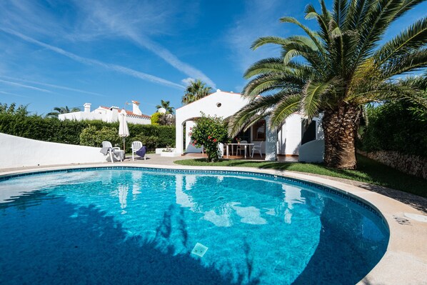 Villa Noixa by EscapeHome, Swimming pool