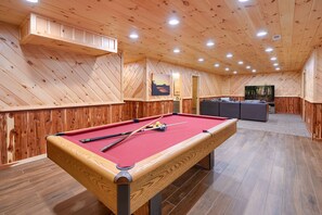 Living Room / Lounge