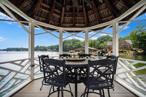 Dockside dining for 6 at Lakefront  Living.