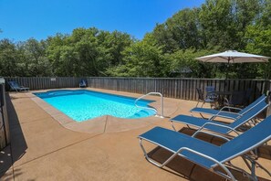 Private Pool 2021