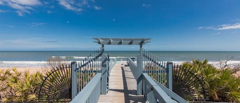 Walk way from the Ocean Pool to the beach