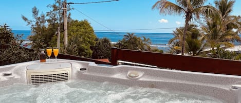 Outdoor spa tub