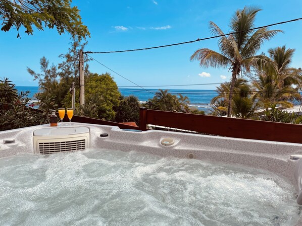 Baignoire à remous extérieure