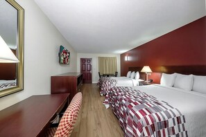 Unit with 2 Double size beds. Exact unit will be assigned upon arrival. Views, colors and decor may vary.