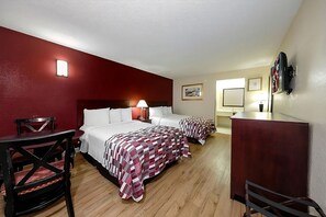 Unit with 2 Double size beds. Exact unit will be assigned upon arrival. Views, colors and decor may vary.