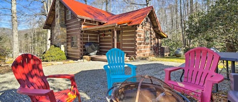 Maggie Valley Vacation Rental | 3BR | 2BA | Stairs Required | 1,819 Sq Ft