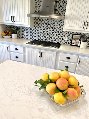 Love this gas cooktop & gorgeous kitchen! A Chefs Kitchen For Sure! 