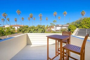 Deck Off Bunk Bedroom - Partial Ocean View