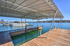 Boat Dock | On-Site Lake Access | ~8 Mi to Mountain View Park