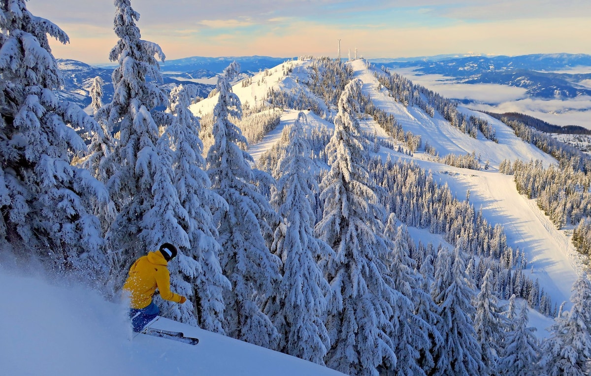 All season Adirondack retreat near Gore Mountain