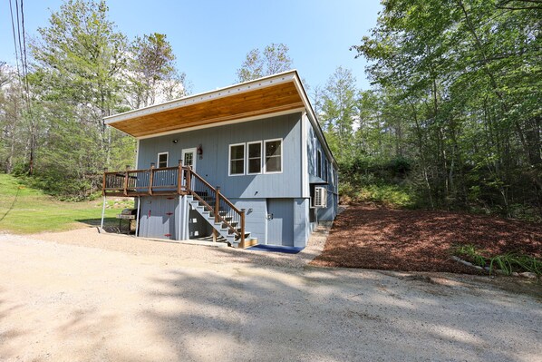 Welcome to Blue Caboose Bungalow!