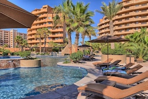 Pool with Swim Up Bar
