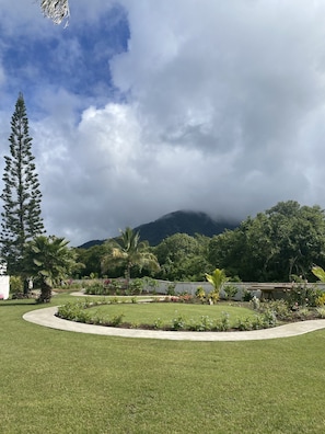 Walking path with views of gardens and Nevis Peak
