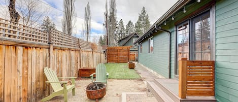 Bend Vacation Rental | 3BR | 2BA | 2 Steps to Enter | 1,294 Sq Ft