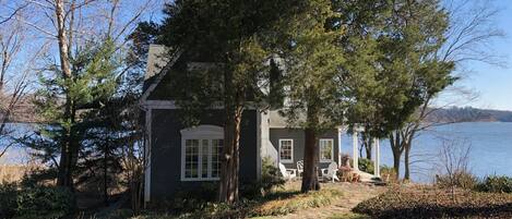 Main House overlooking the Severn River